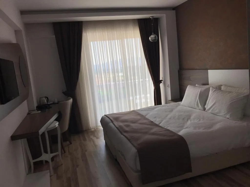 Çift Kişilik,Bahçe Manzaralı,Balkonlu