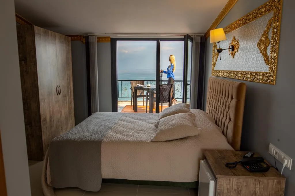 Standart Oda,Deniz Manzaralı,Fransız Balkonlu