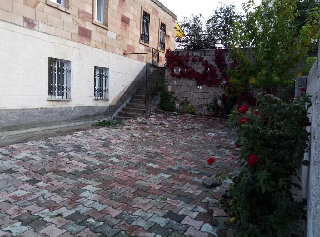 Alt giriş üç odalı