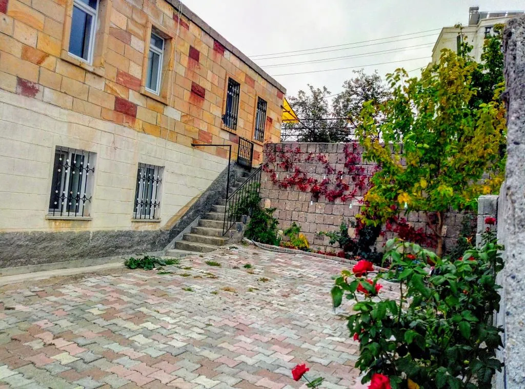 Alt giriş üç odalı