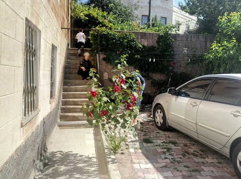 Alt giriş üç odalı