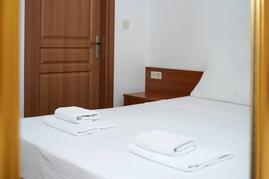 Deluxe Oda-Balkonlu,Kısmi Deniz Manzaralı,Balkonlu