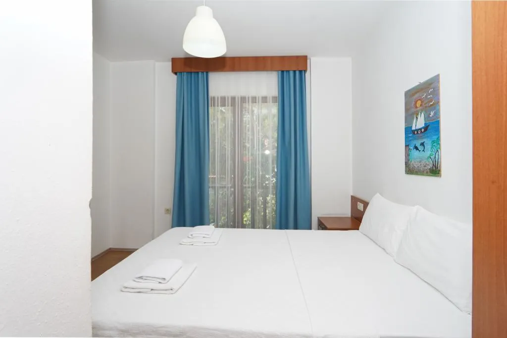 Deluxe Oda-Balkonlu,Kısmi Deniz Manzaralı,Balkonlu