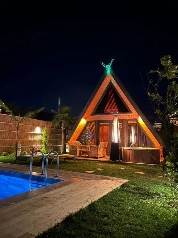 Premium Bungalow,Havuz ve Bahçe Manzaralı,Isıtmalı Özel Havuzlu