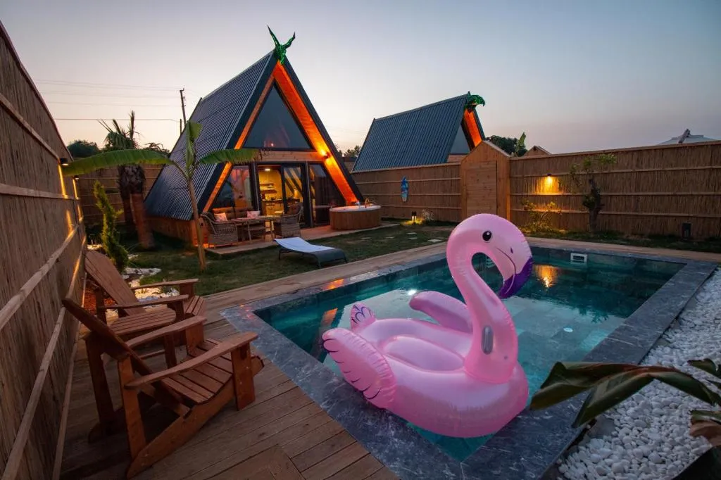 Premium Bungalow,Havuz ve Bahçe Manzaralı,Isıtmalı Özel Havuzlu