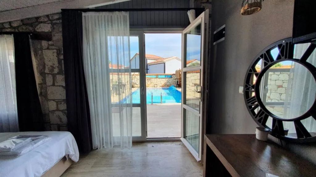 Deluxe Pool Room,Havuz Manzaralı,Giriş Katı