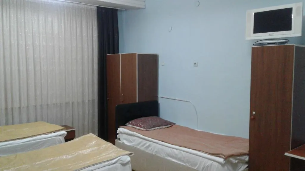 Standart Oda-Balkonsuz,Bahçe veya Sokak Manzaralı,İki Tek Kişilik Yataklı