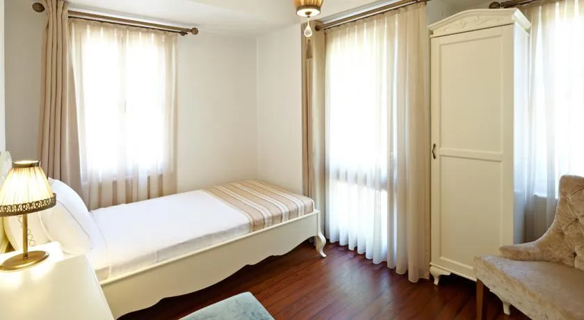 Tek Kişilik,Şehir Manzaralı