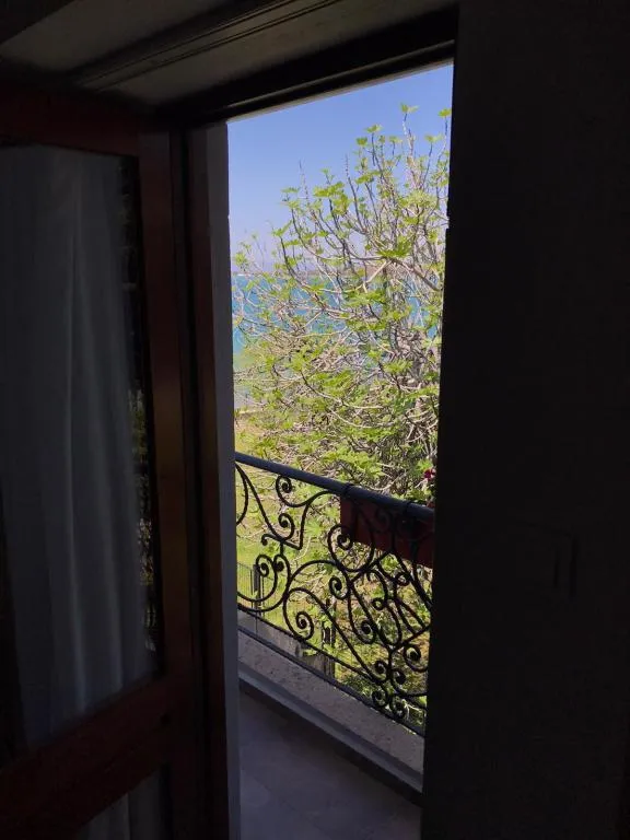 Tek Kişilik,Şehir Manzaralı