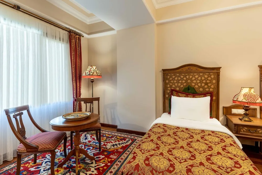 Deluxe Tek Büyük veya İki Ayrı Yataklı Oda