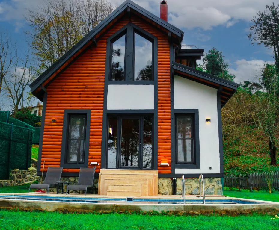 Bungalow,Göl Manzaralı,Isıtmalı Özel Havuzlu