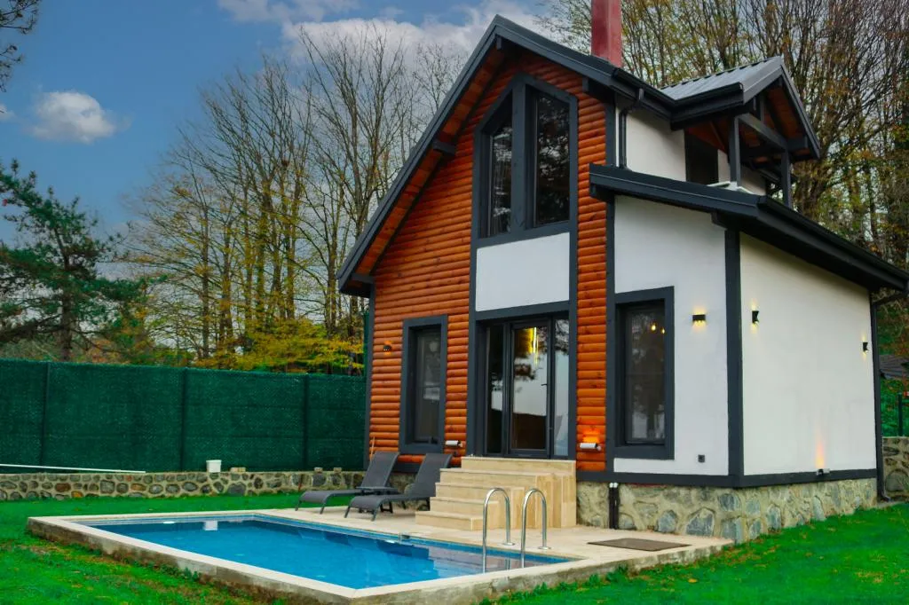 Bungalow,Göl Manzaralı,Isıtmalı Özel Havuzlu