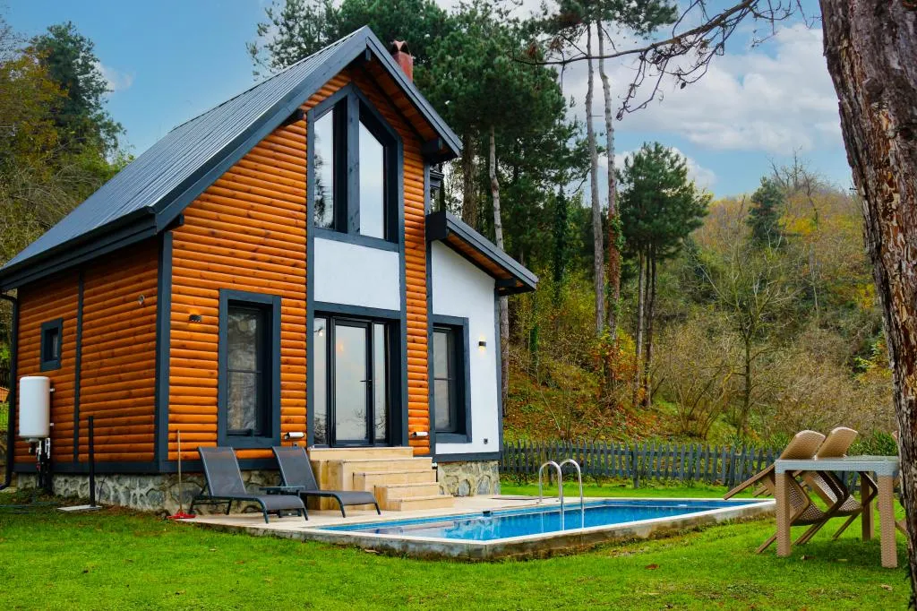 Bungalow,Göl Manzaralı,Isıtmalı Özel Havuzlu