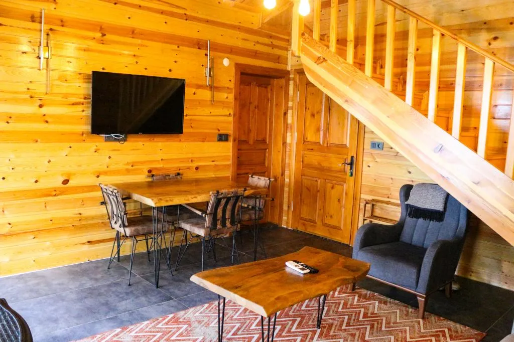 Bungalow,Göl Manzaralı,Isıtmalı Özel Havuzlu