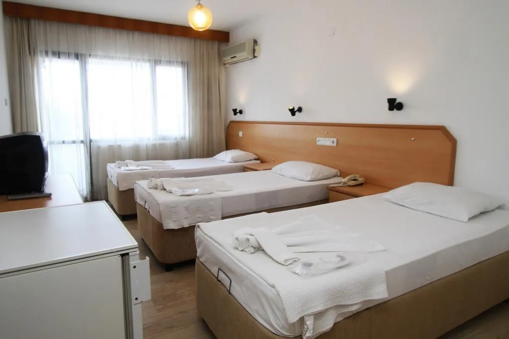 Triple,Şehir Manzaralı