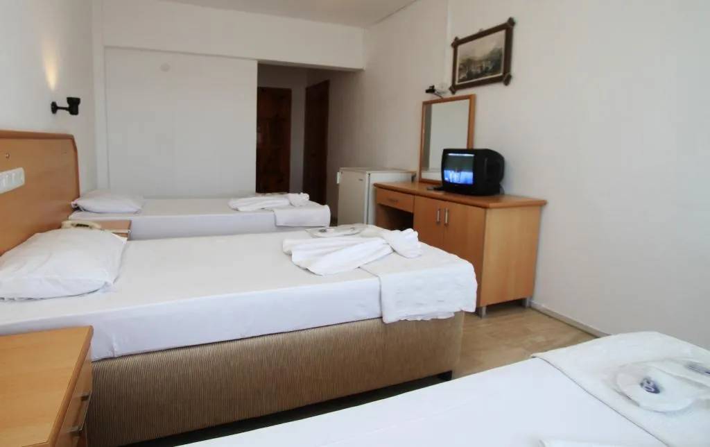 Triple,Şehir Manzaralı