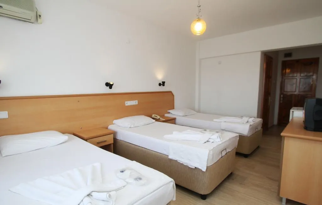 Triple,Şehir Manzaralı