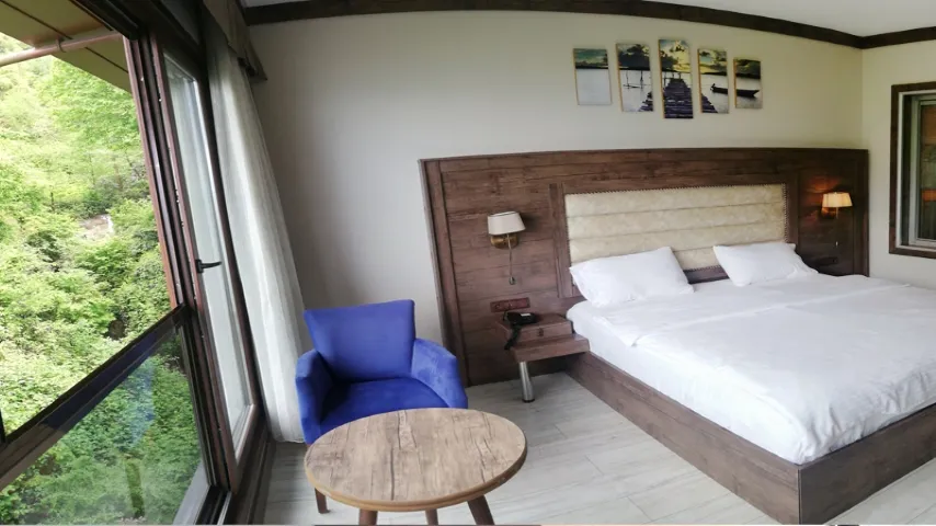 Standart Oda deniz ve dere manzaralı