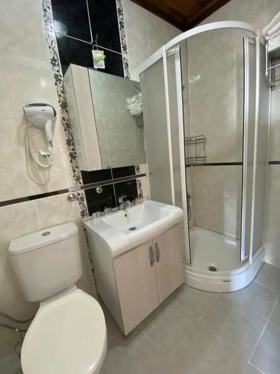 Triple,Şehir Manzaralı