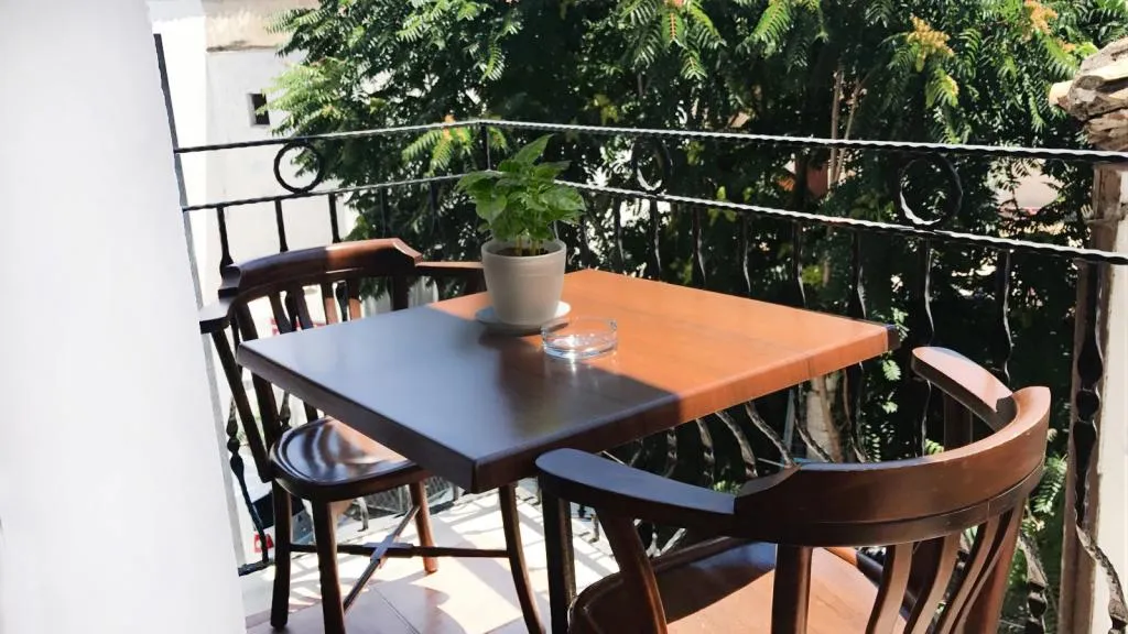 Suite,Bahçe Manzaralı,Balkonlu
