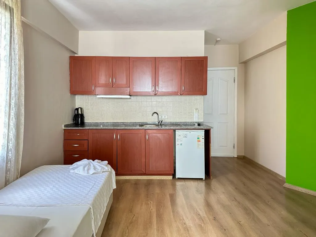 Suite,Bahçe Manzaralı,Balkonlu