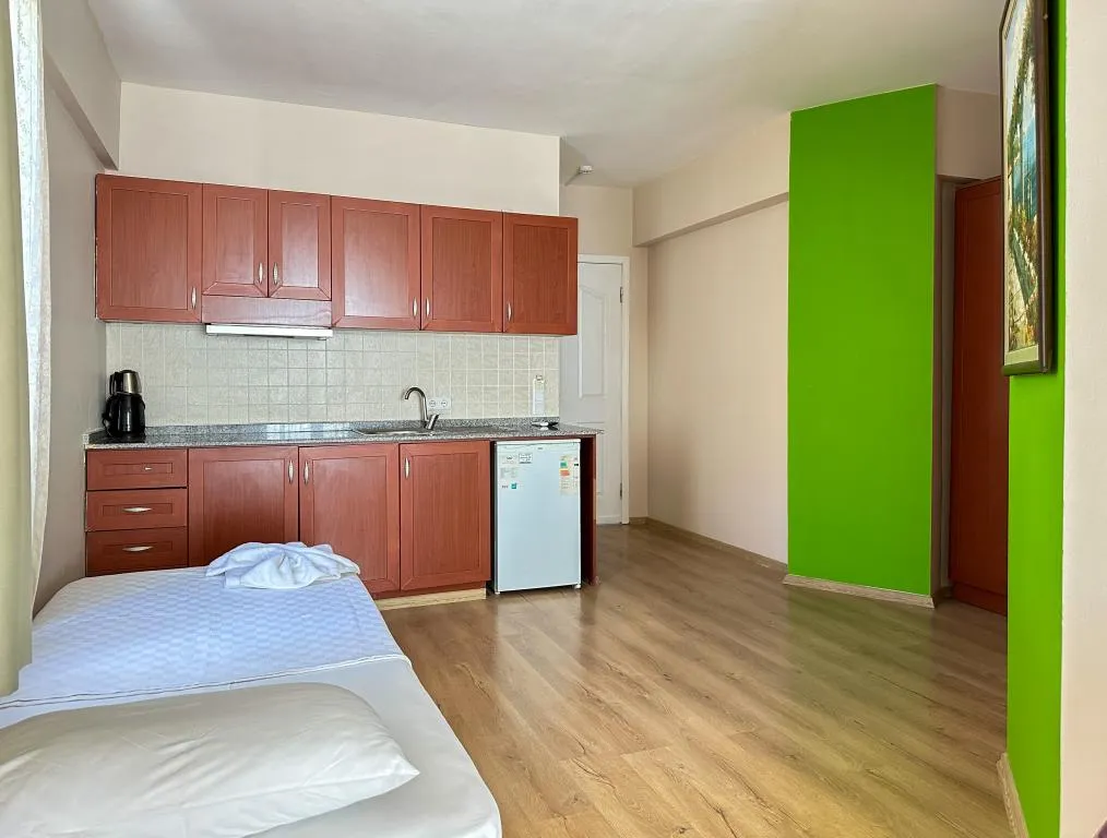 Suite,Bahçe Manzaralı,Balkonlu