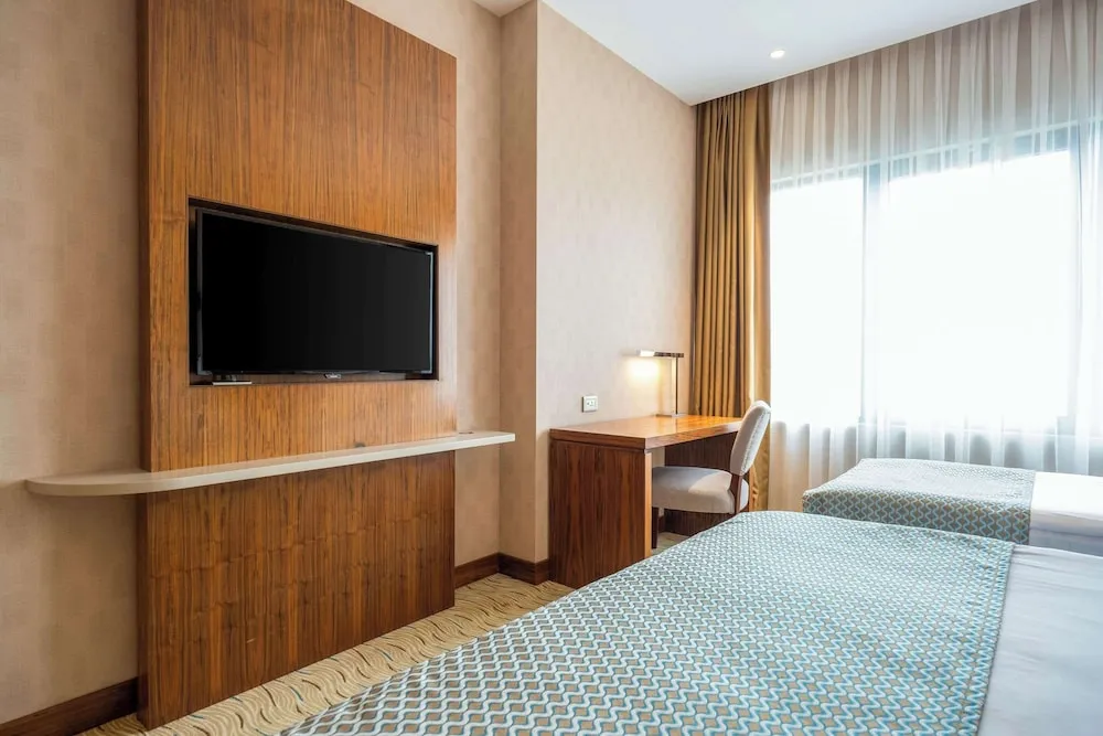 1 Double Bed, 1 Single Bed