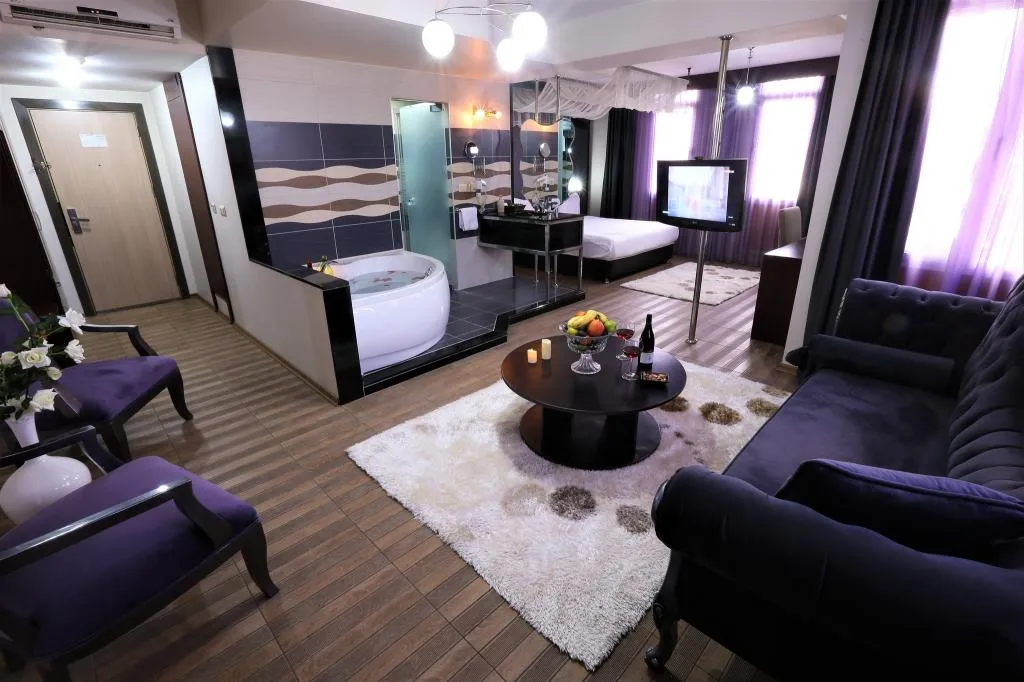 Suite,Bahçe Manzaralı,Jakuzili