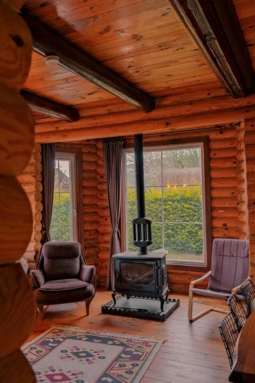 Bungalow,Göl Manzaralı,Isıtmalı Özel Havuzlu