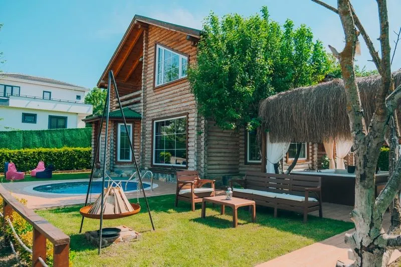 Bungalow,Göl Manzaralı,Isıtmalı Özel Havuzlu