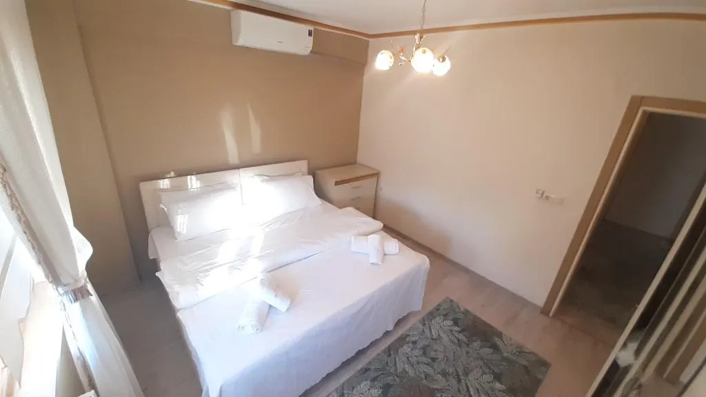 Suite,Bahçe Manzaralı,Giriş Katı