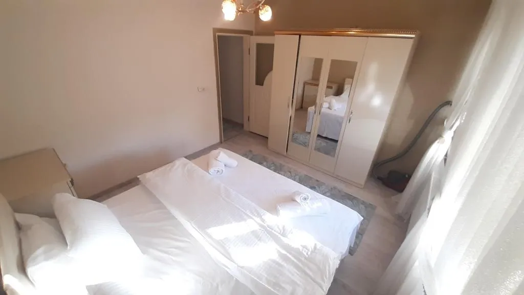 Suite,Bahçe Manzaralı,Giriş Katı