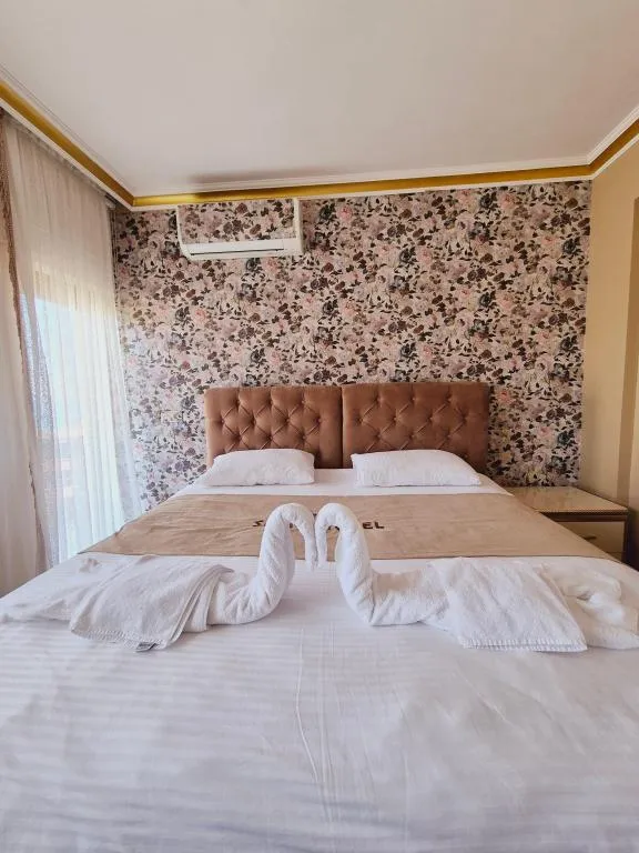 Suite,Kısmi Deniz Manzaralı,Balkonlu
