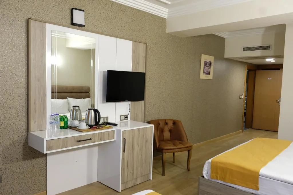 Standart French + Tween Yataklı Oda