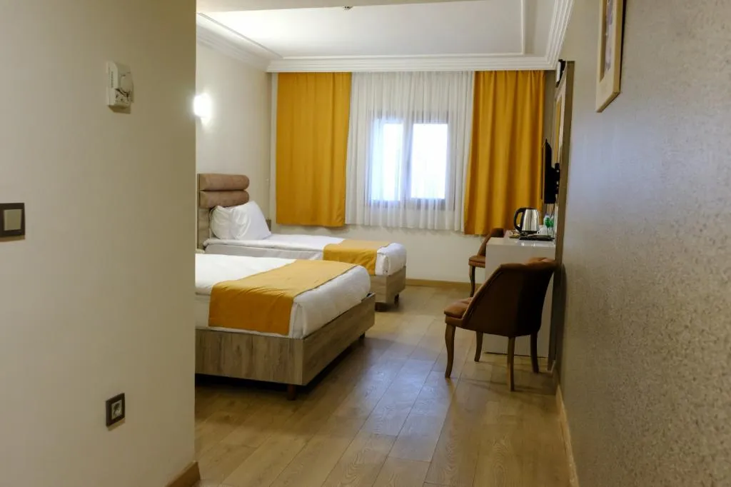 Standart French + Tween Yataklı Oda