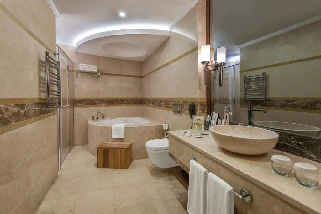 Corner Suite