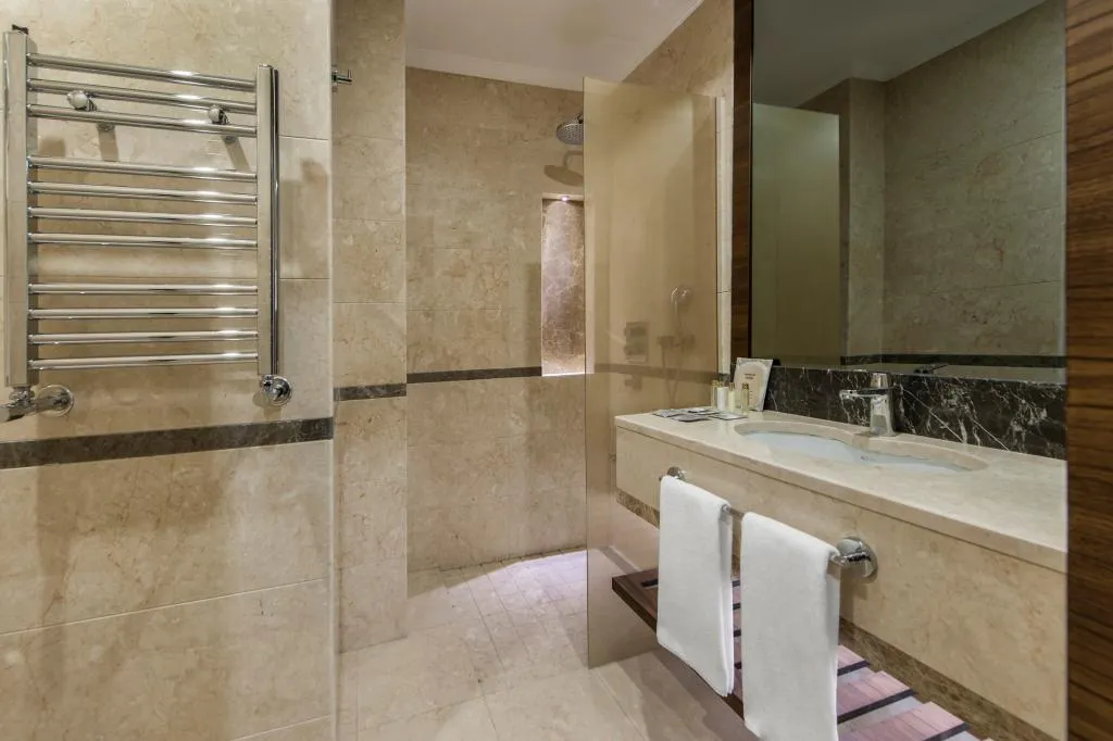 Corner Suite