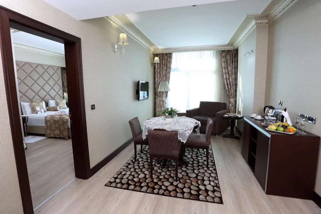 Senior Suite