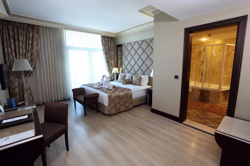 Senior Suite