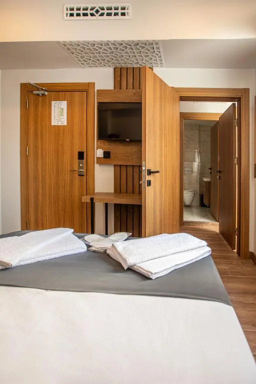 Connection Room,Sokak Manzaralı