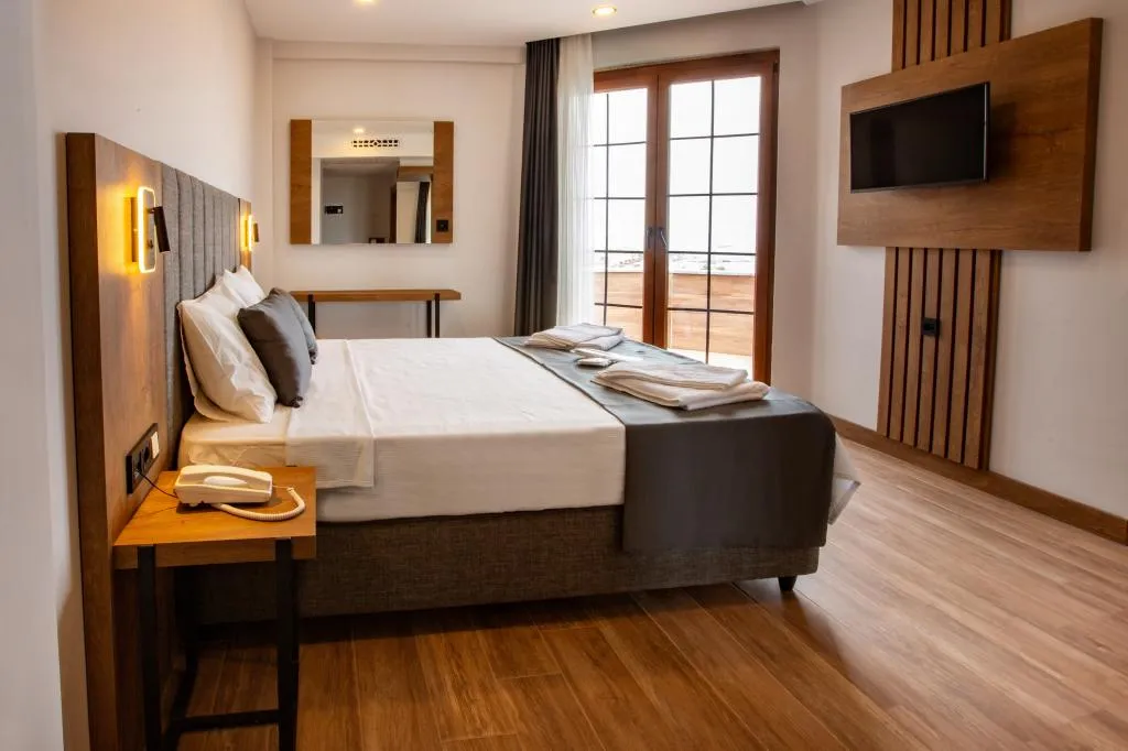 Deluxe Room,Deniz ve Şehir Manzaralı,Teraslı