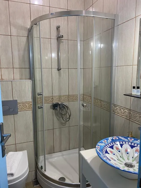 Triple,Bahçe Manzaralı