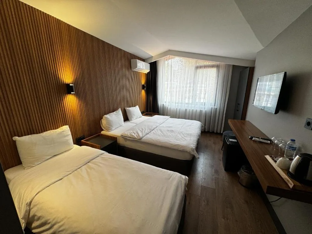 Trible Room