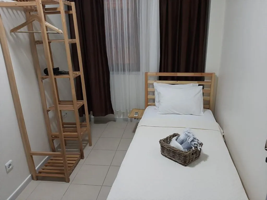 Tek Kişilik,Şehir Manzaralı