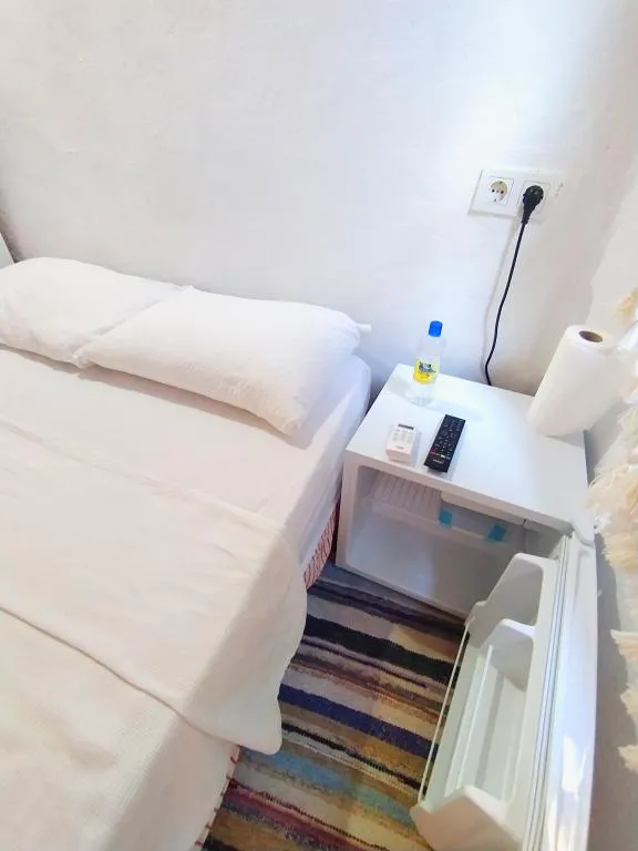 Ekonomik Oda ( Oda Dışında Özel Banyo )