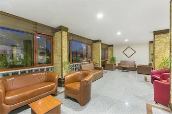 Side Resort Annex