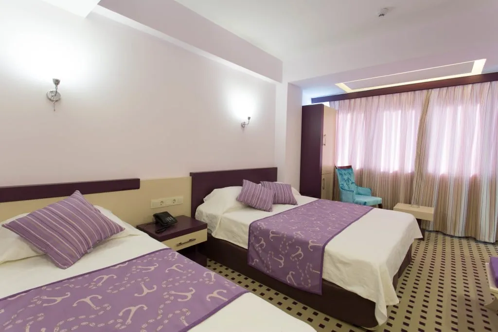 Triple,Şehir Manzaralı