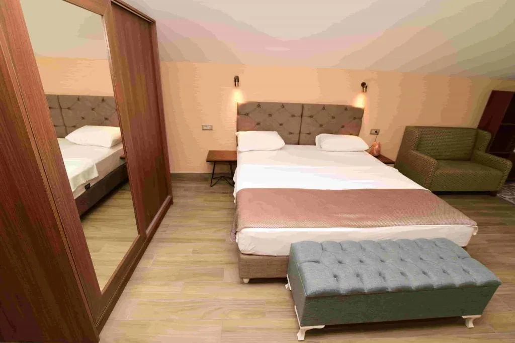 Corner Deluxe Oda,Havuz Manzaralı