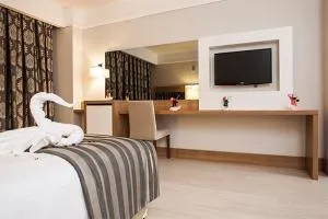 Cherry Garden City & SPA Hotel