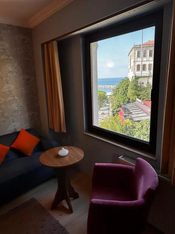 Çift Kişilik,Deniz ve Dağ Manzaralı